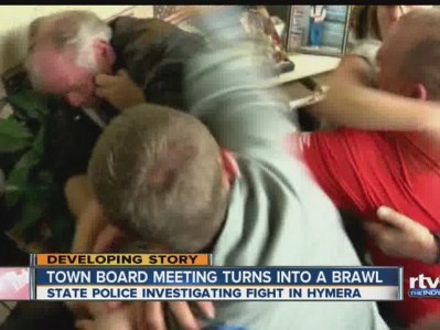 WATCH__Brawl_breaks_out_at_Indiana_town__0_28145340_ver1.0_640_480